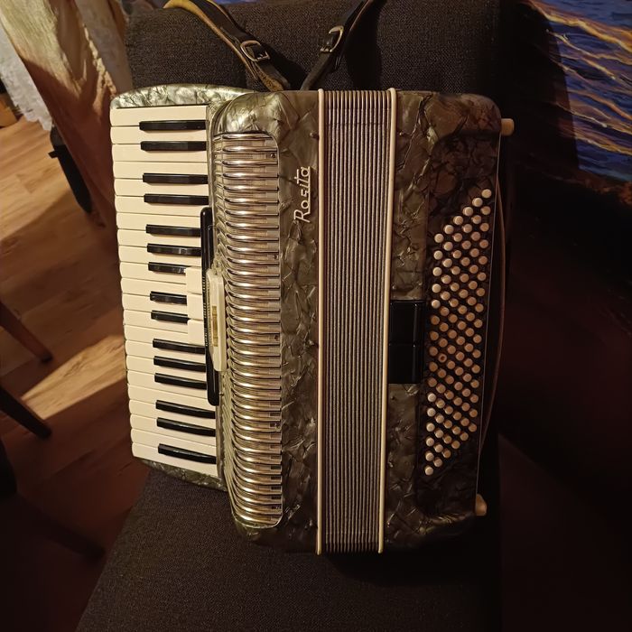 Sprzedam Akordeon 96 basów