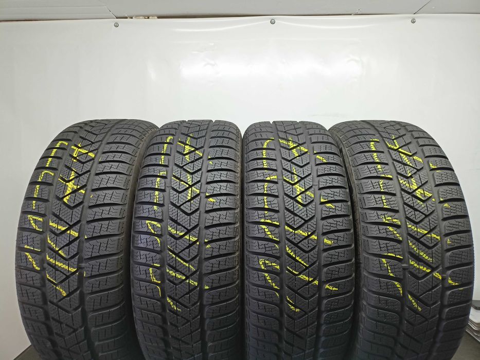 Pirelli SottoZero 3 215/60/16 18r. 99H 2x7,4mm 2x7mm (1177)
