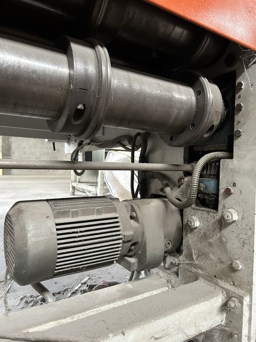 Vendo maquina de corte e vinco para caixas de cartao canelado