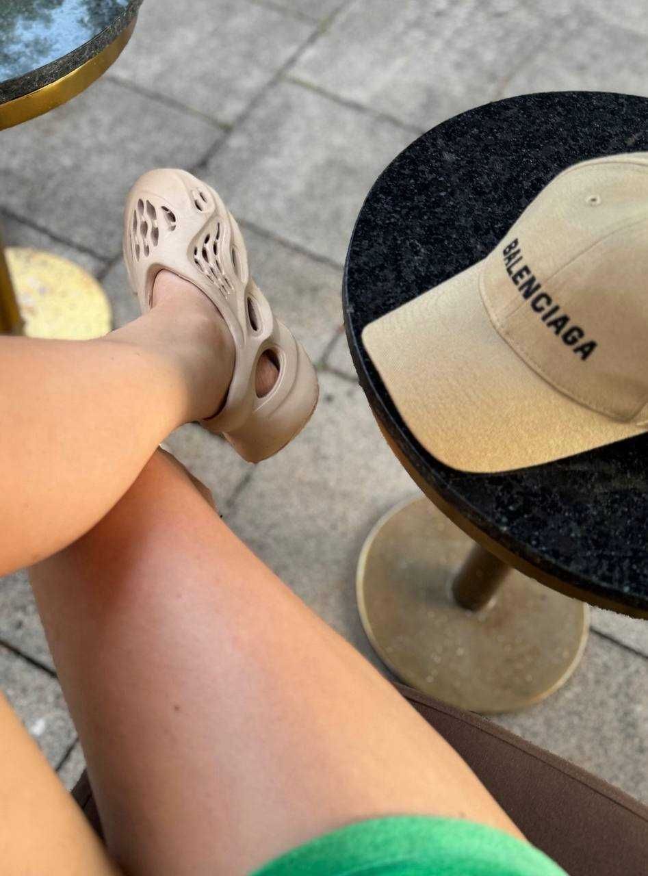 Тапки сабо сандалі сланці Adidas Yeezy