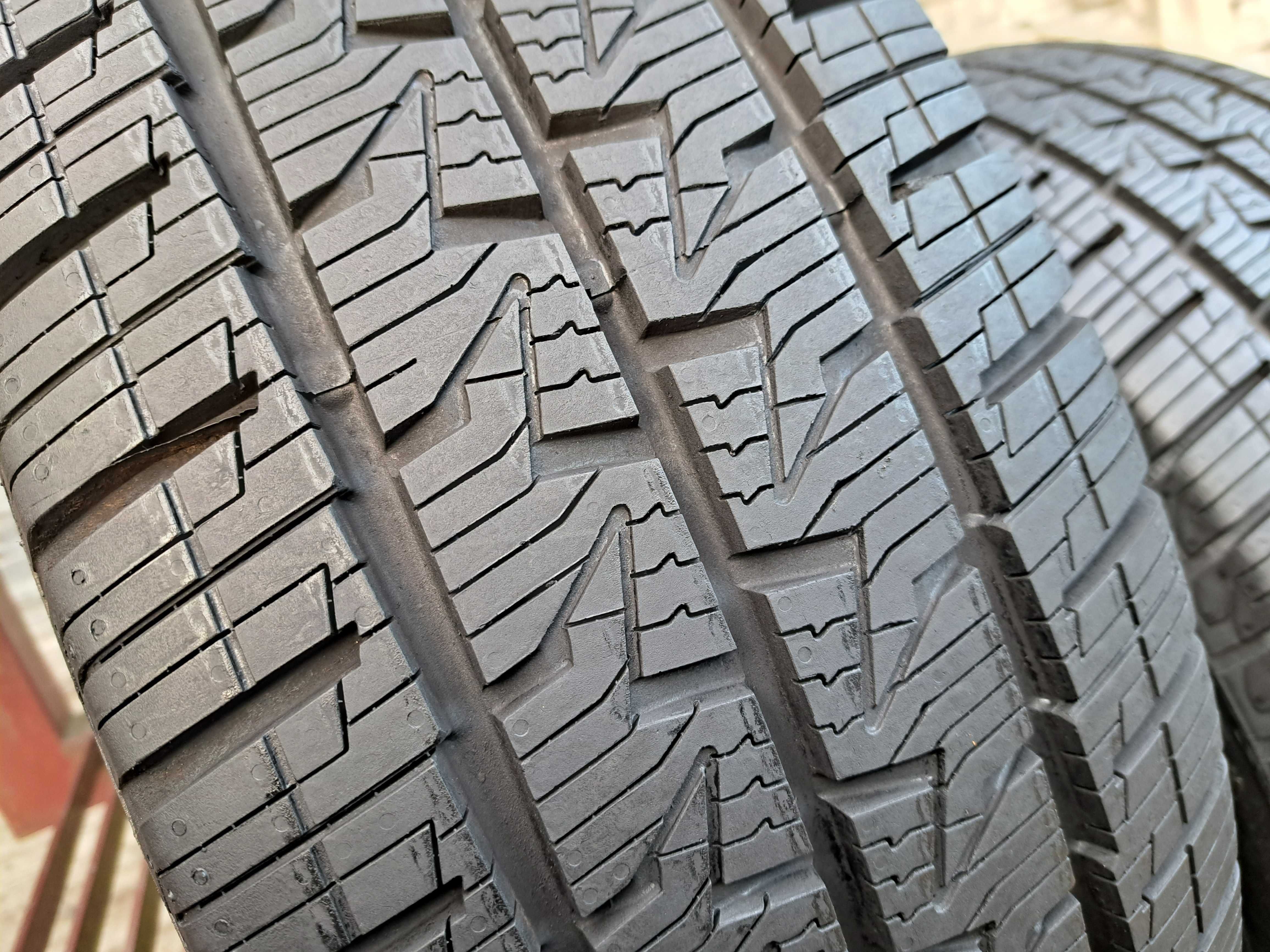 4 Opony JAK NOWE wielosezonowe 235/65 R16C Continental Montaż Gratis !
