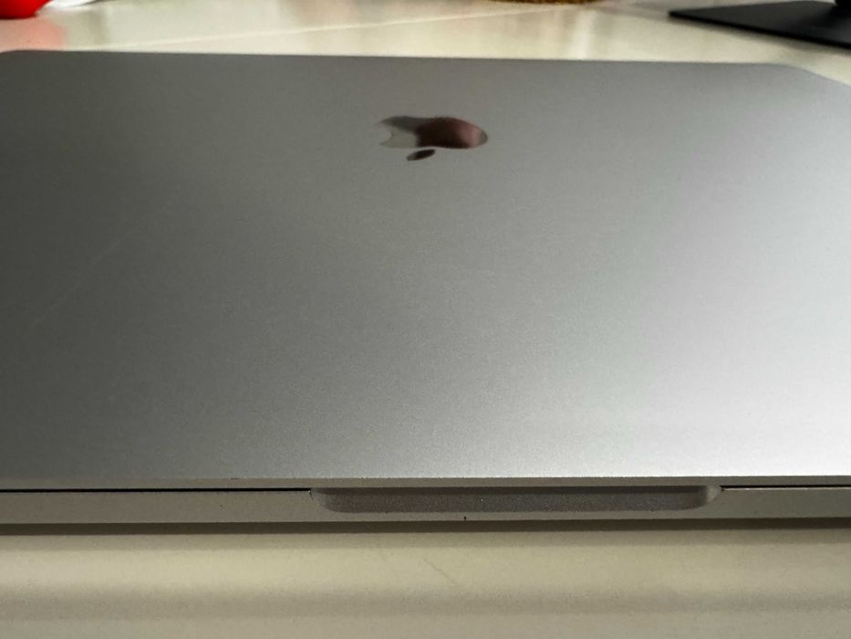 Продам Macbook pro 15б, i7, 512 gb