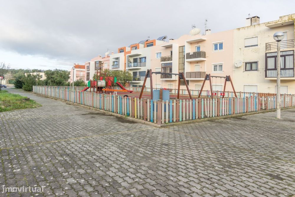Apartamento T3 para venda em Azeitão junto ao jardim do morango