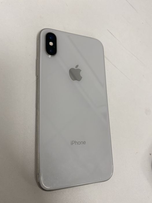 Продам Iphone X в хорошем состоянии