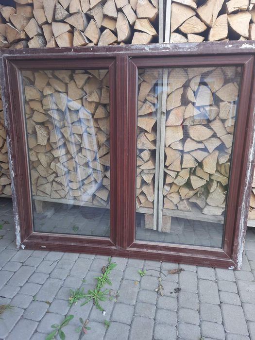 Продам вікна б/у хороший стан зовні махонь  164-145