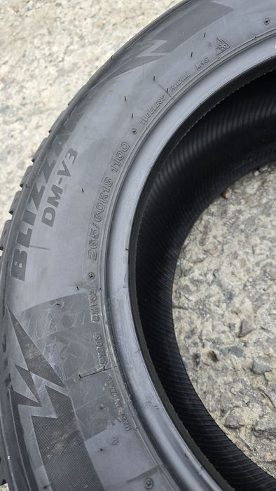 Bridgestone Blizak DM-V3 265/60/18