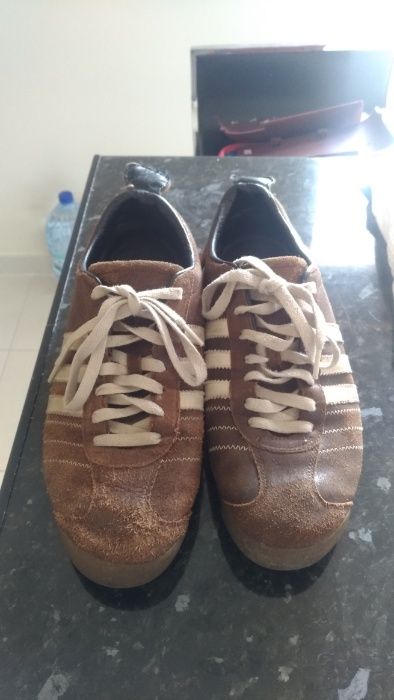 Sapatilhas Adidas Chile 62