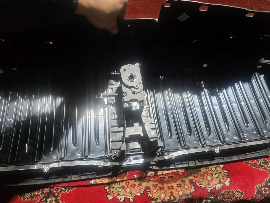 Решітка радіатора  g12 lci shadow 

GRILL ATRAPA NERKI BMW 7 G11 G12 L