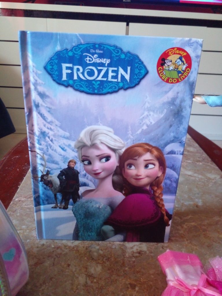 Boneca FROZEN com musica+mala+ livro