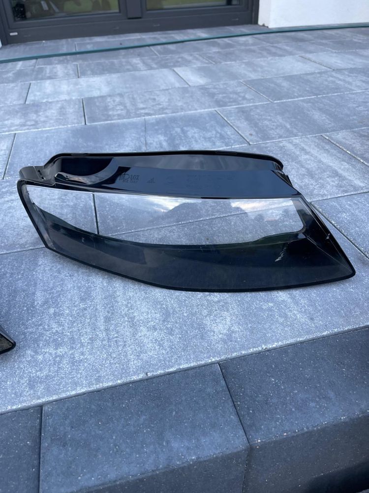 Lampa prawa audi A4B8 uszkodzona