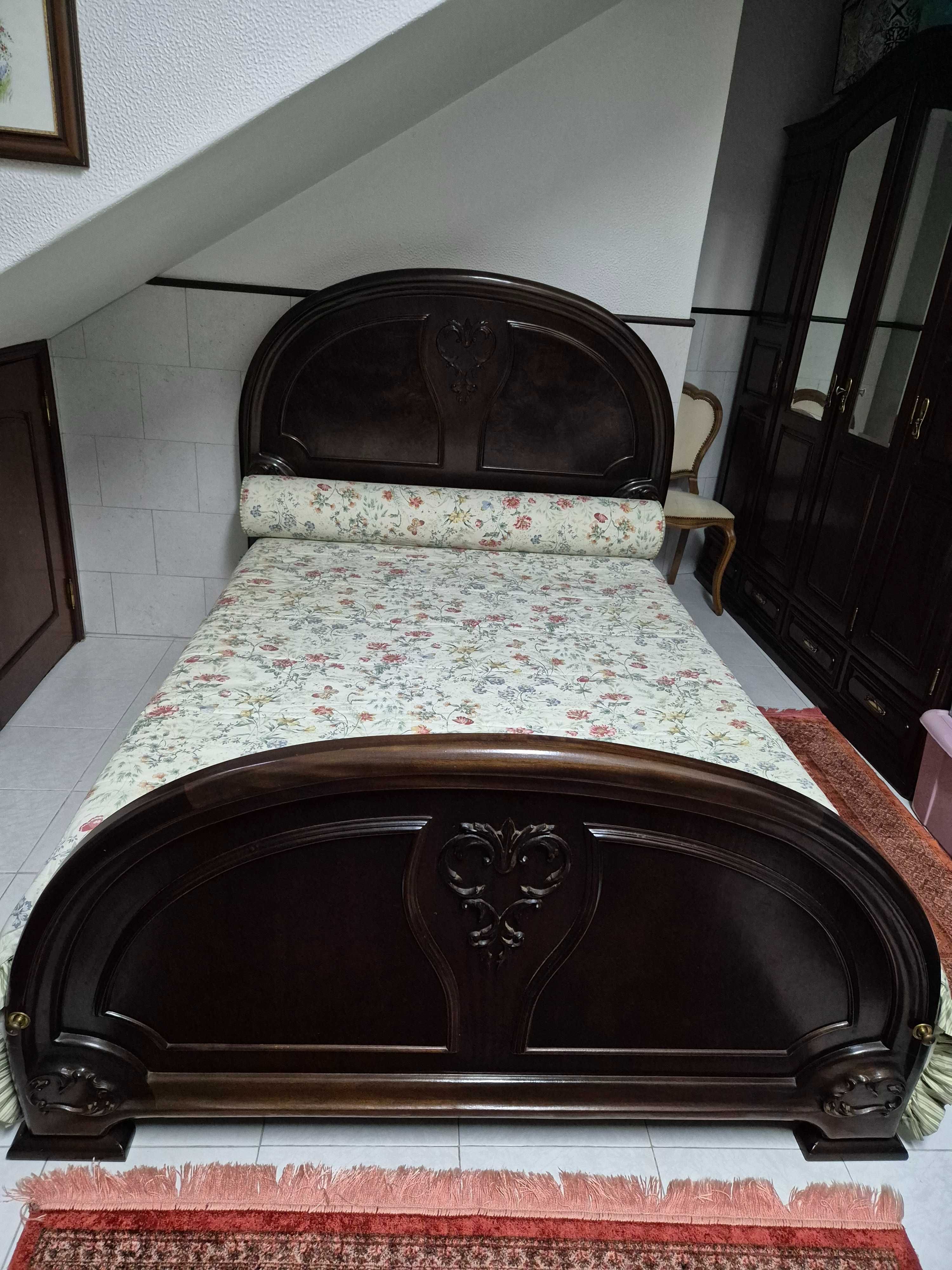 Mobília completa de quarto de casal