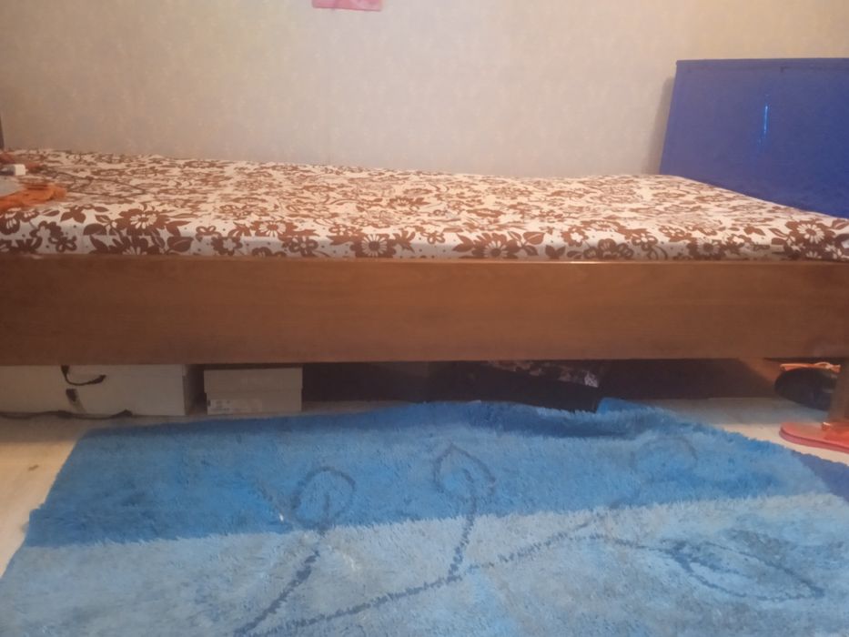 Кровать односпальняя матрас односпальние в гарному стані одяг вудочка
