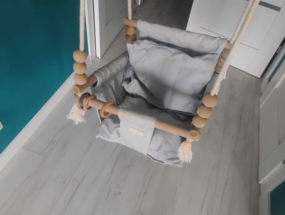 Huśtawka dziecięca drewniana wisząca wewnętrzna