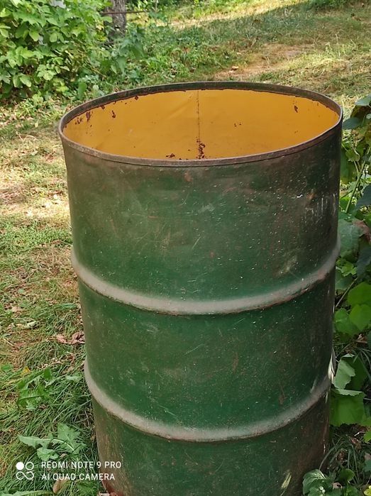 Продам бочку пластмассовую толстостенную