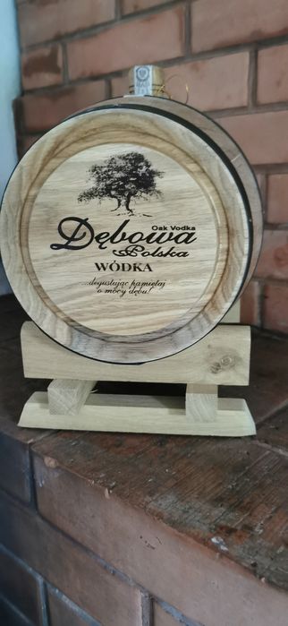 Używana kolekcjonerska beczka dębowa po wódce