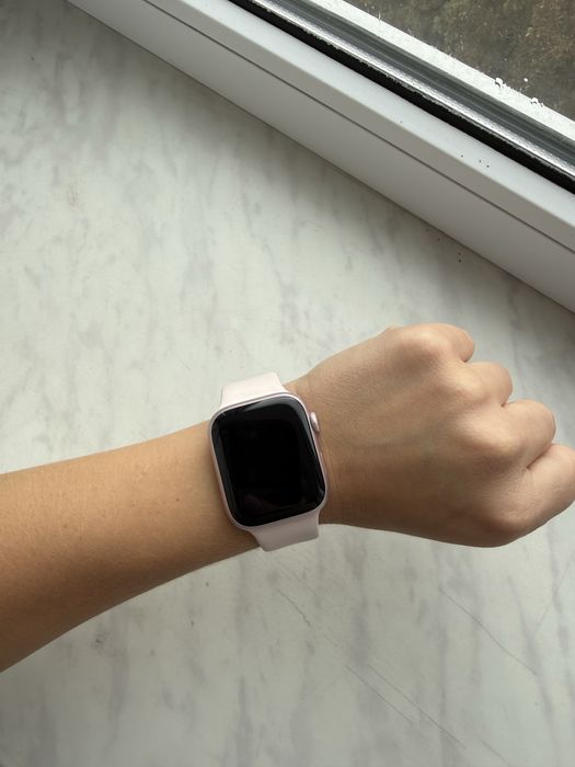 Apple watch  Light Pink 9 45 mm