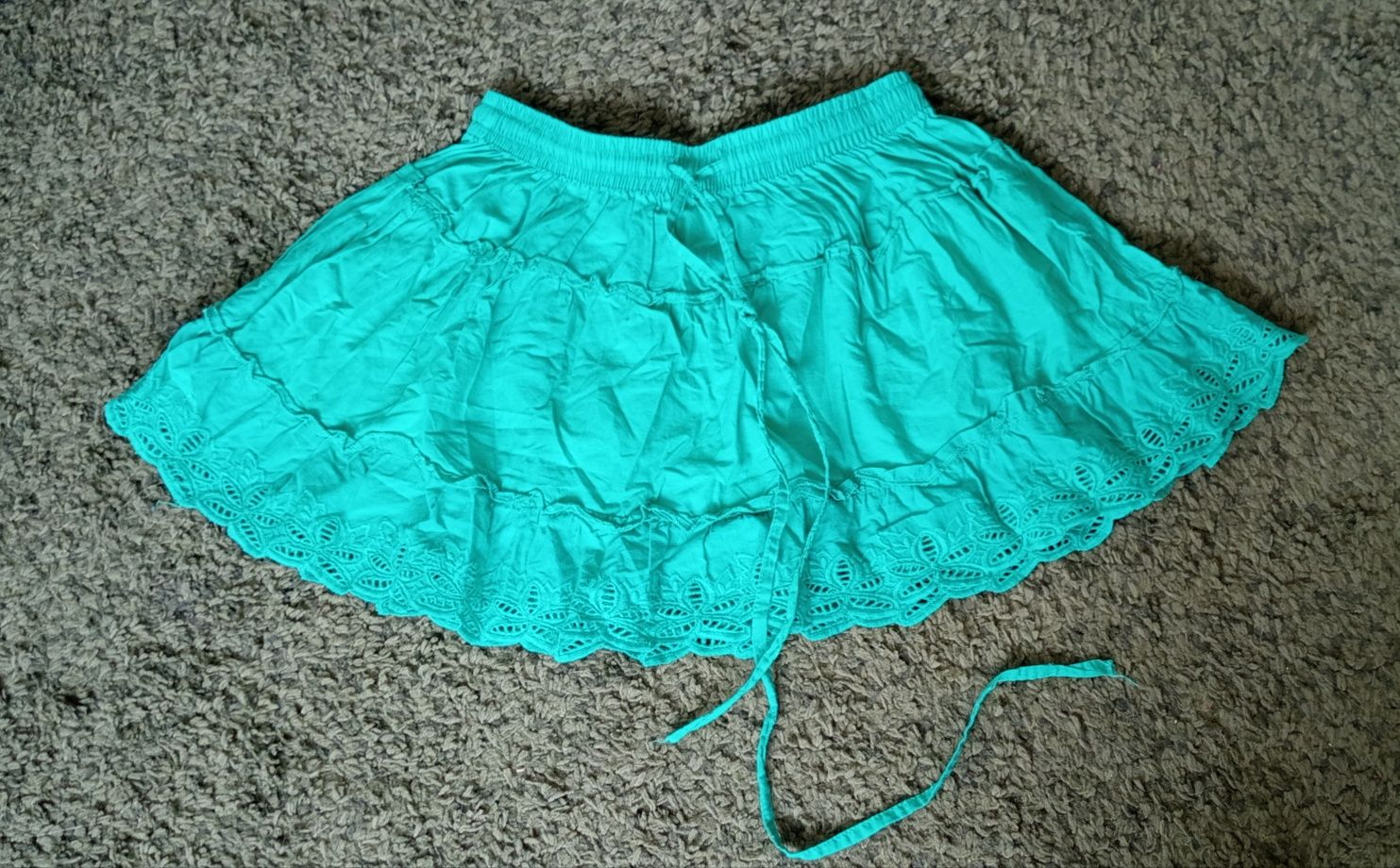 Krótka zielona mini spódnica spódniczka plażowa