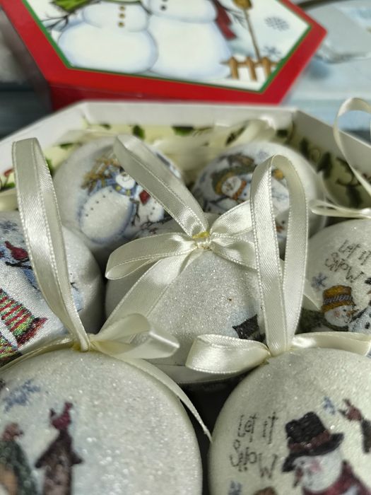 Caixa 14 bolas com brilhantes para árvore de natal - Loja Gato Preto