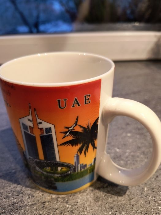 Kubek z Dubaju (kolorowy)