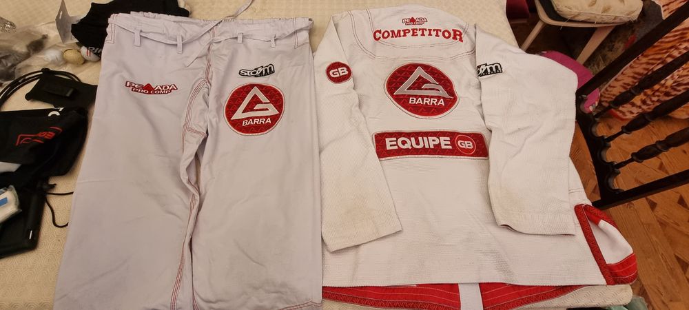 Kimono Bjj Gracie Barra "pegada"