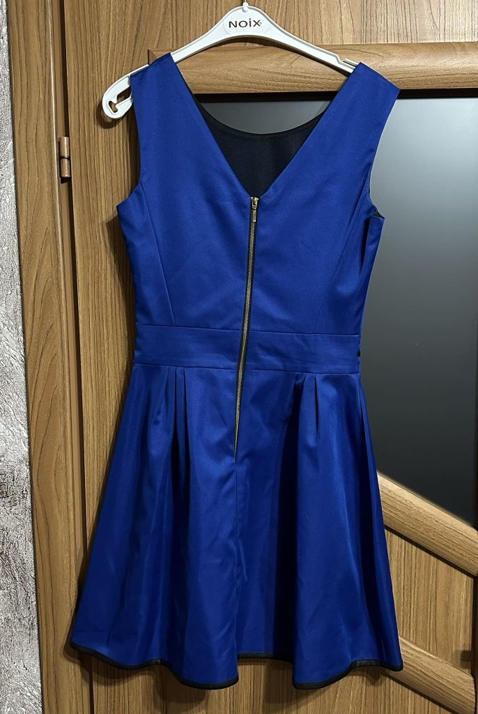Niebieska sukienka Duet 36 S