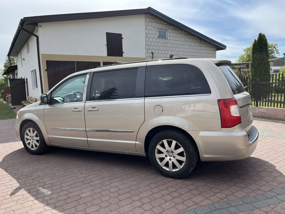 Chrysler Town & cuntry 2014 3,6 oplacony