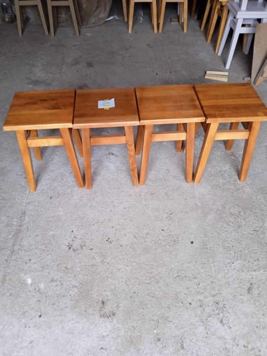 Продається табуретки і столи