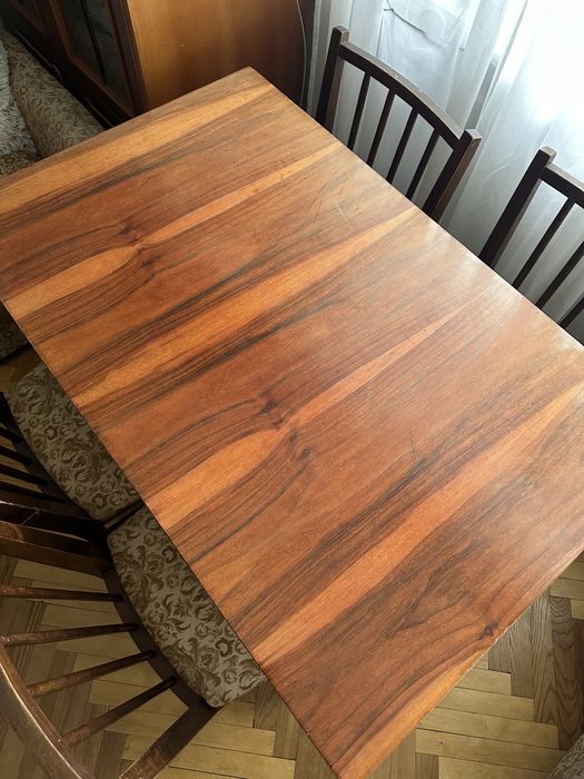 Стіл розкладний,дуже красиве дерево