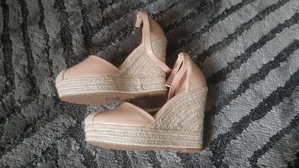 Buty na koturnie nowe 37