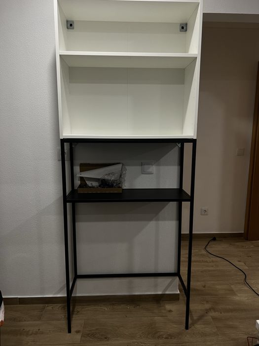 Armário ikea com estrutura em preto