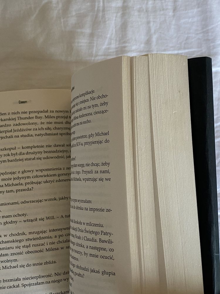 Corrupt (Devil’s Night #1), Penelope Douglas