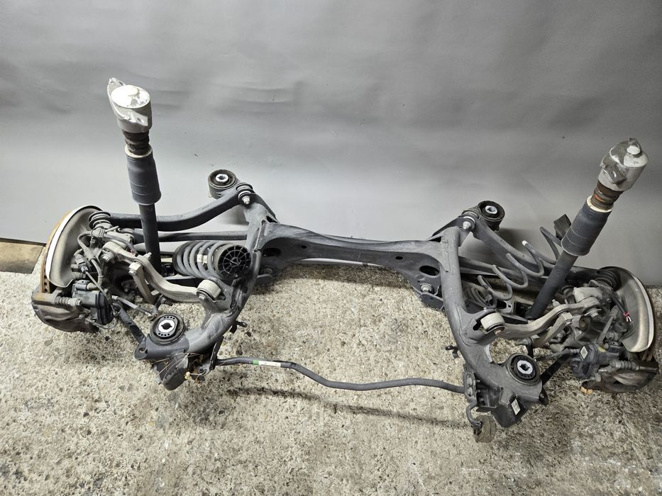 Belka sanki wozek tyl audi a4 b9 a5 f5 8w kompletne zawieszenie tyl
