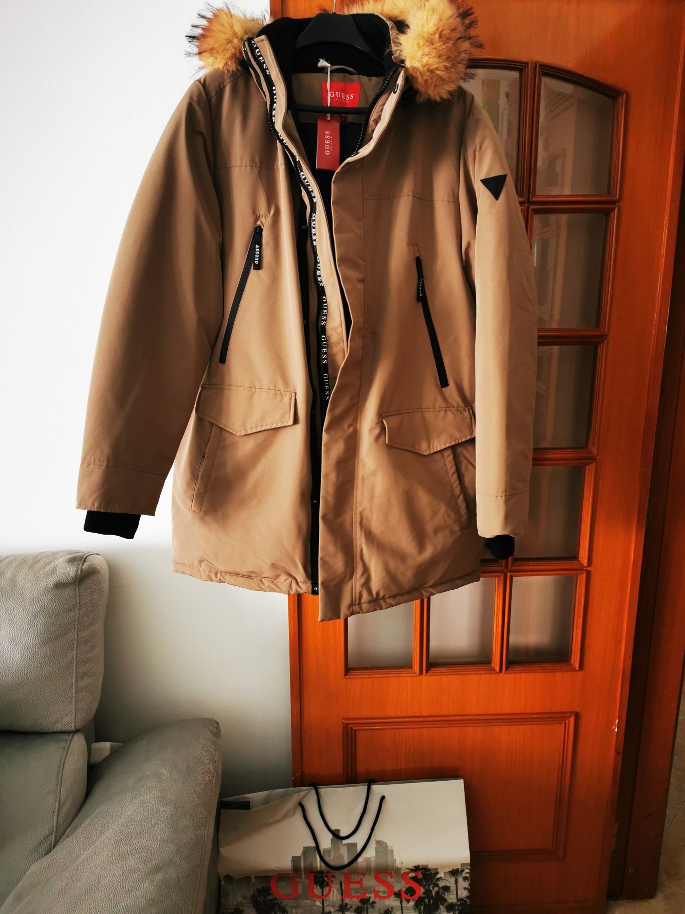 Blusão Guess Tamanho XL Novo