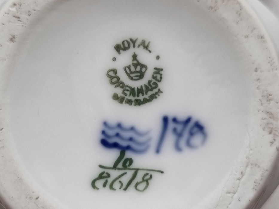 Przedwojenny, ręcznie malowany wazonik Royal Copenhagen, lata 20-30te