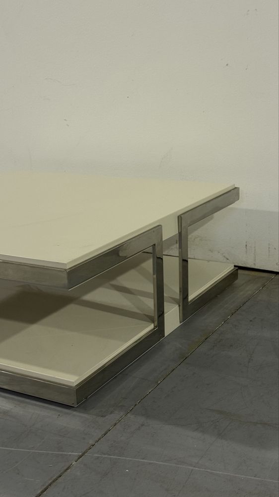 Mesa de centeo e aparador em madeiea