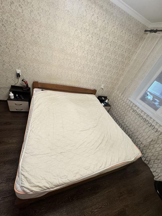 Ліжко з матрасом 200х180. Продам
