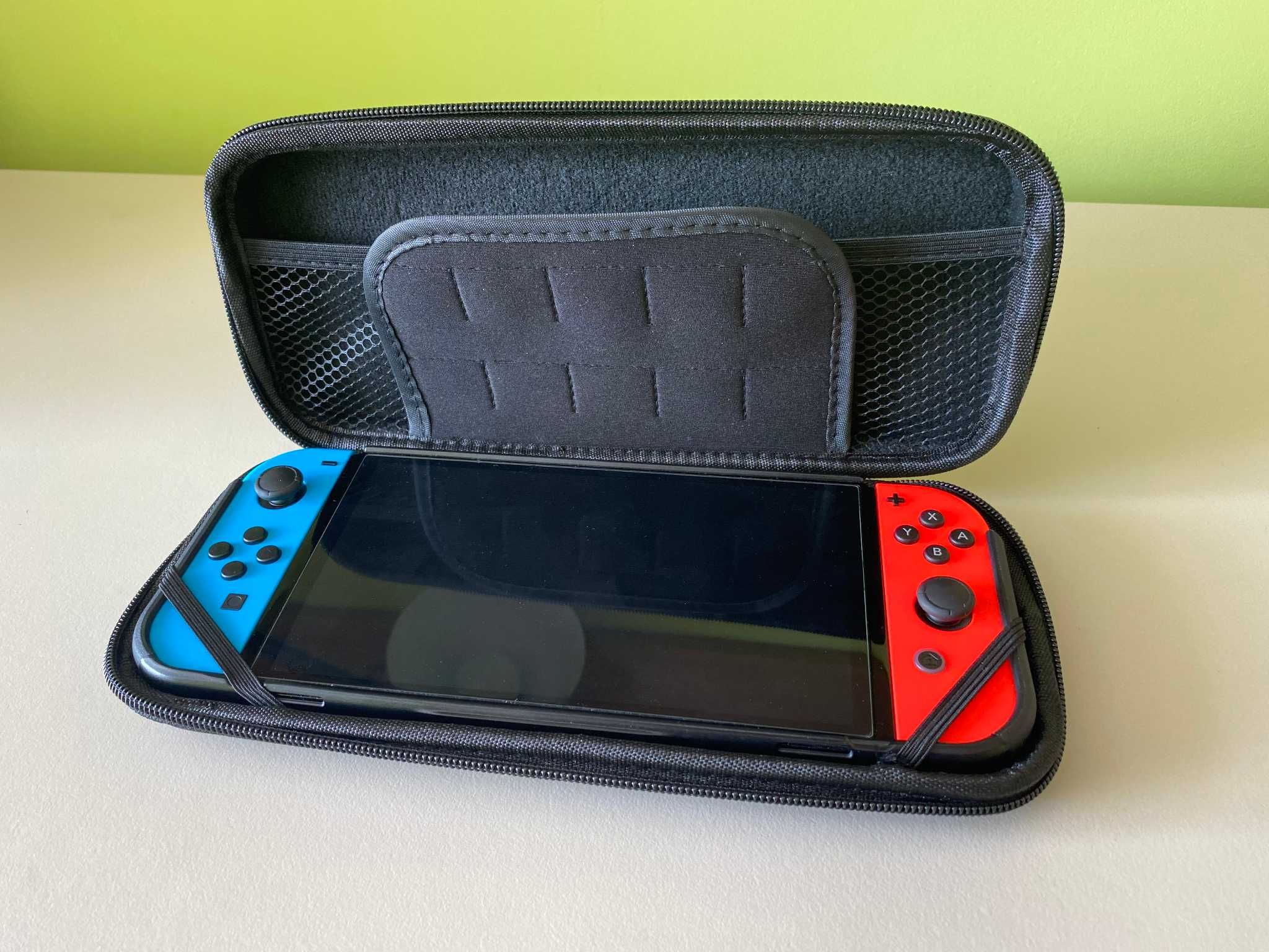 Продам Nintendo Switch OLED HEG-001 (Blue/Red) + аксесуари