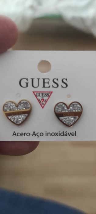 Brincos novos muito bonitos, excelente prenda para o Dia da Mãe