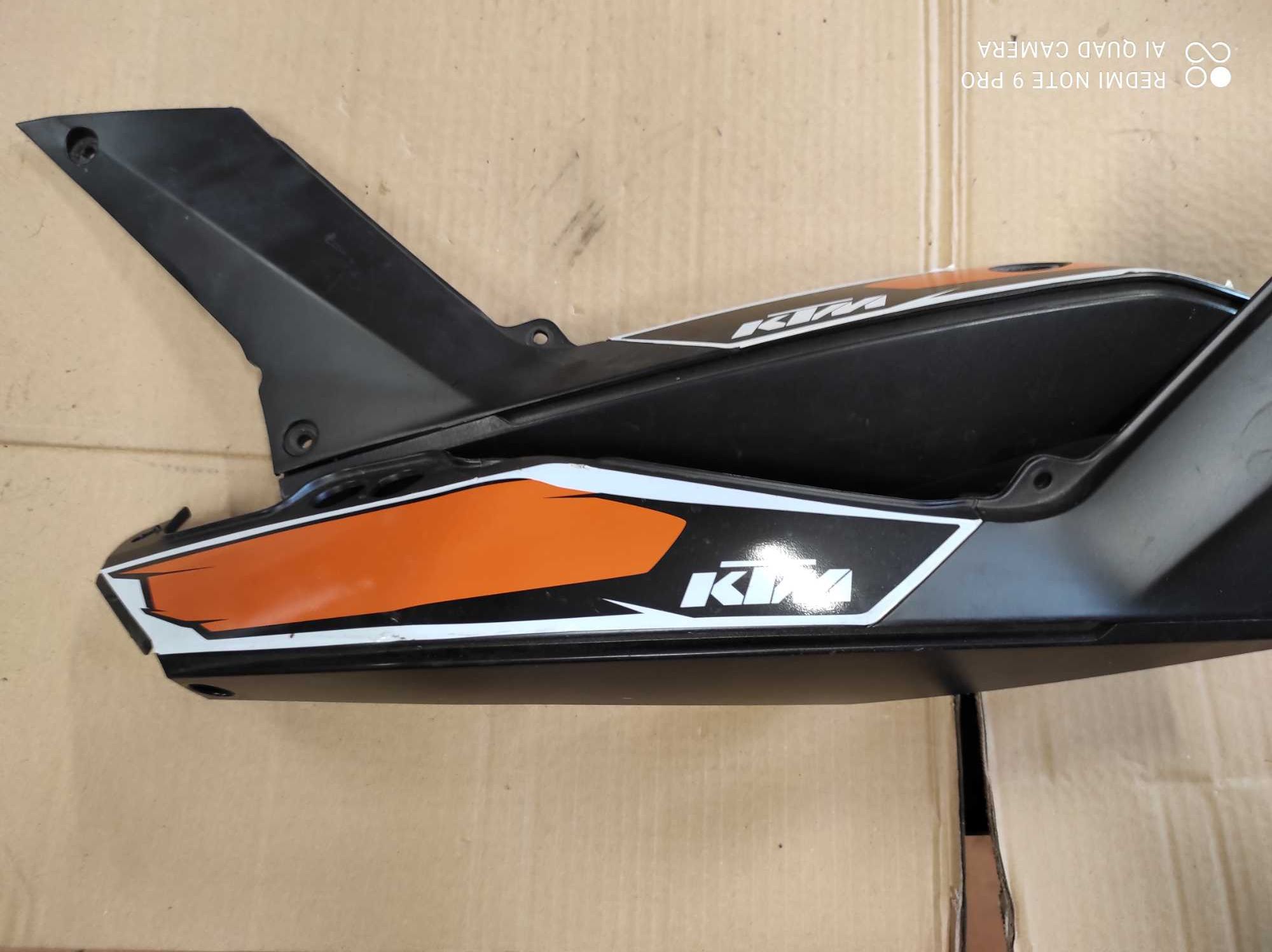 Ktm Duke 125,200,390 Owiewka tylna ogon zadupek