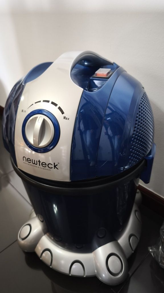 Aspirador Newteck novo