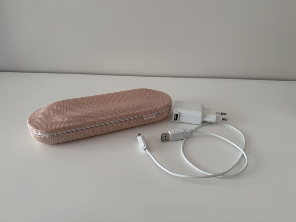Etui podróżne plus ładowarka do szczoteczki sonicznej Philips