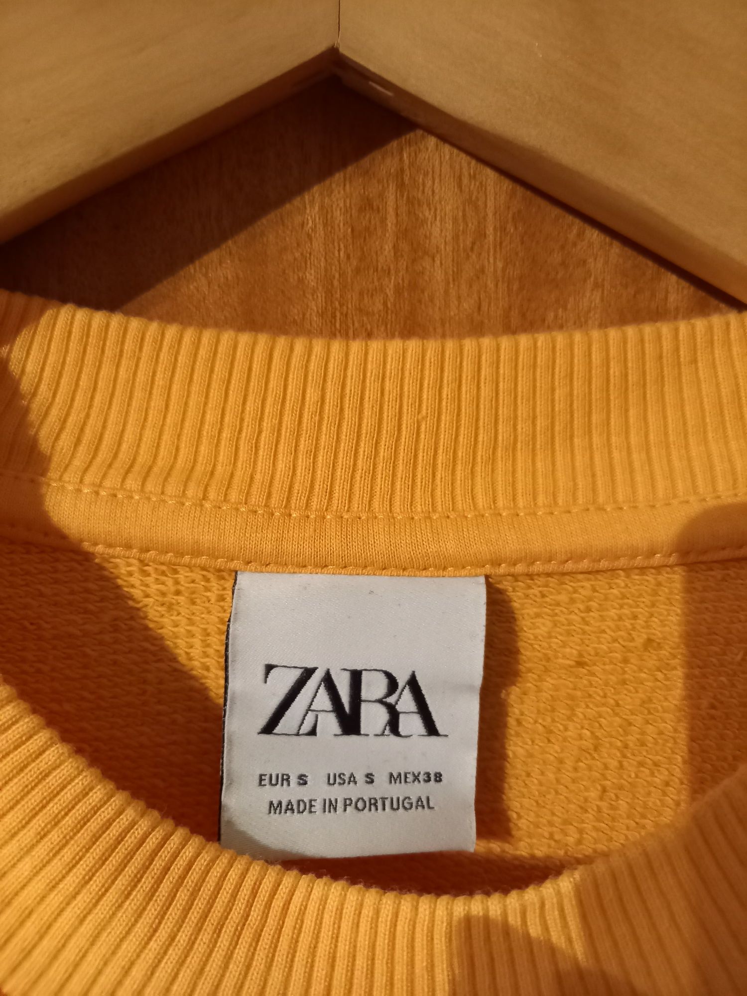 Sweater Zara estampada