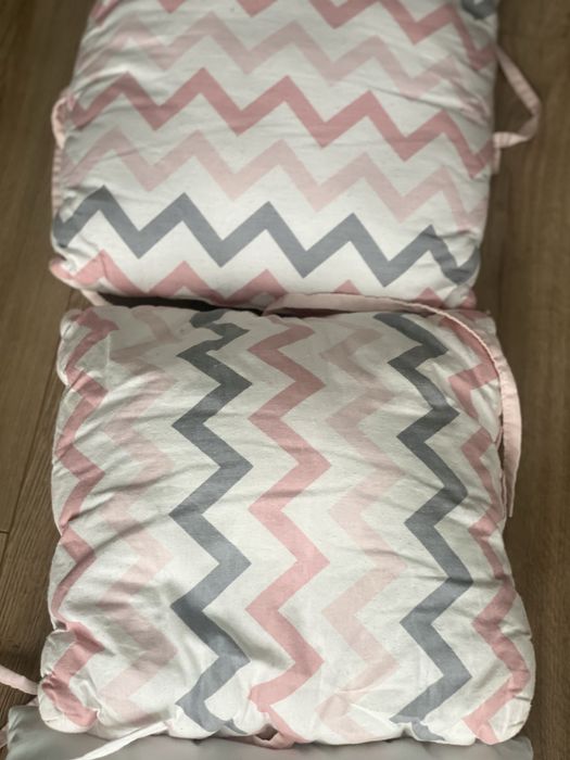 Бортики в дитяче ліжко, захист в ліжечко