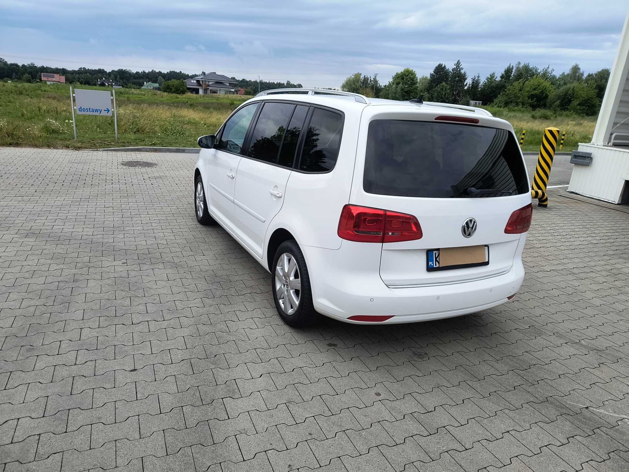 Volkswagen Touran 1.6 Tdi 2011 rok DSG