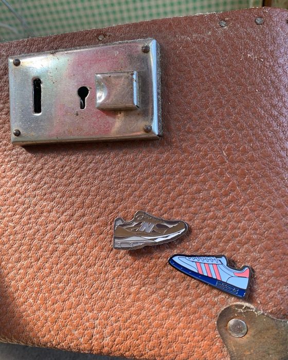 Значок пін Adidas Spezial and New Balance 990 V3 Bodega