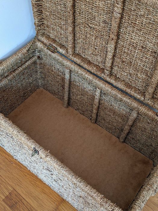 Baú de rattan entrançado