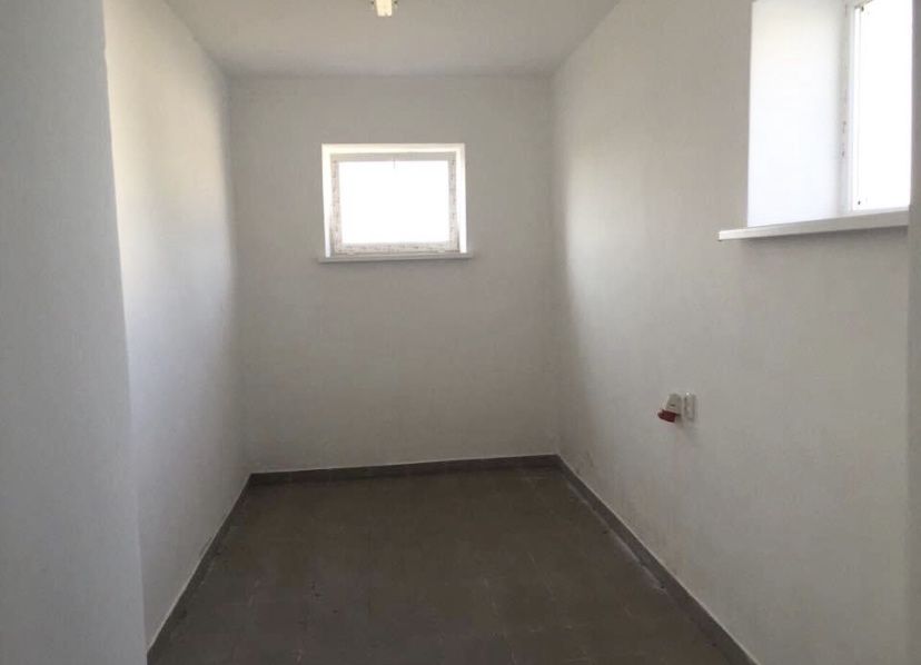 Приміщення 460м2, ремонт, територія 20с
