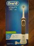 Szczoteczka elektryczna Oral-B Vitality 100 Cross Action Czarny