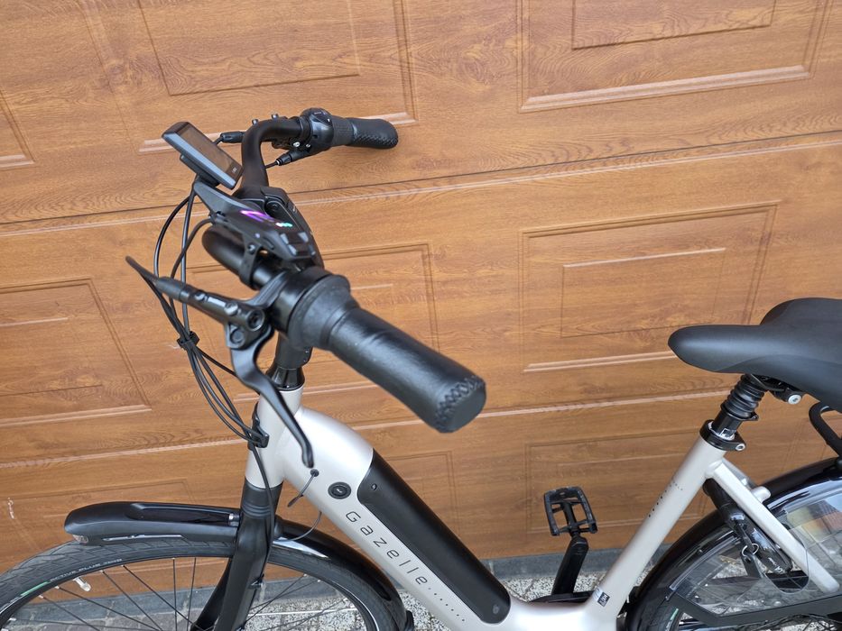 Rower Elektryczny Gazelle Grenoble C8 Bosch Smart 53 57 61 Szampanowy