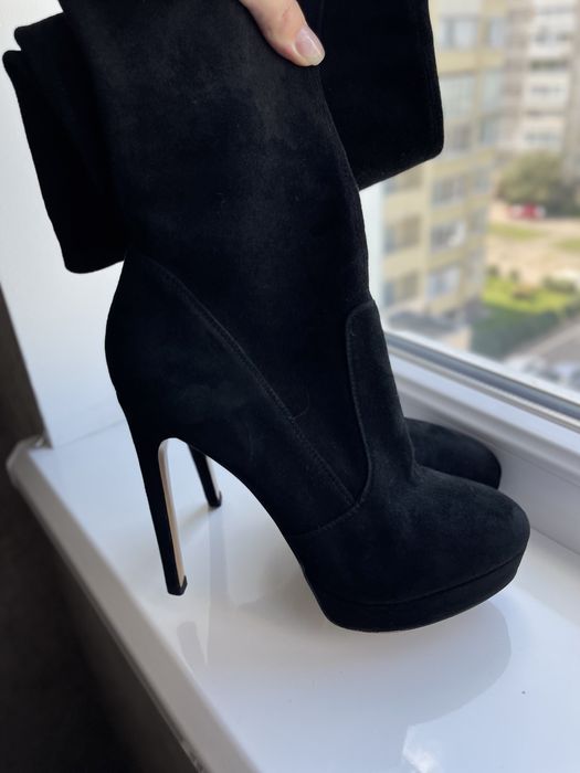 Замшевые ботфорты черные